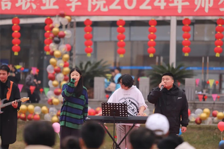 MHZk_1704185531155071381.jpg