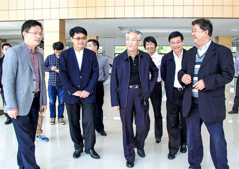 1.中央委员、重庆市委副书记、市长张国清莅临世界杯官网考察调研.jpg