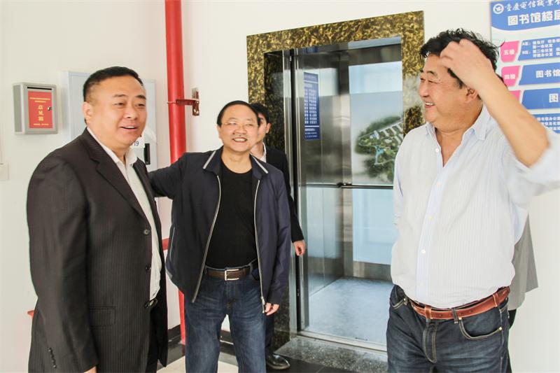 12.重庆市经信委副主任马奇昌到访世界杯官网.jpg